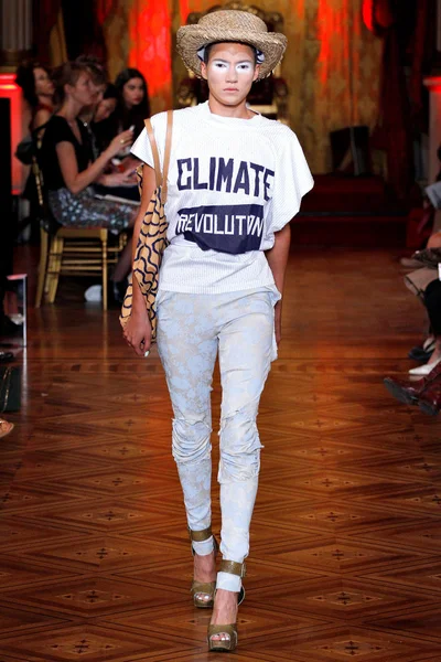 Look 14